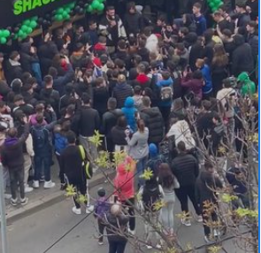 Dorian Popa, ca în campanie, iar lume cât la un miting