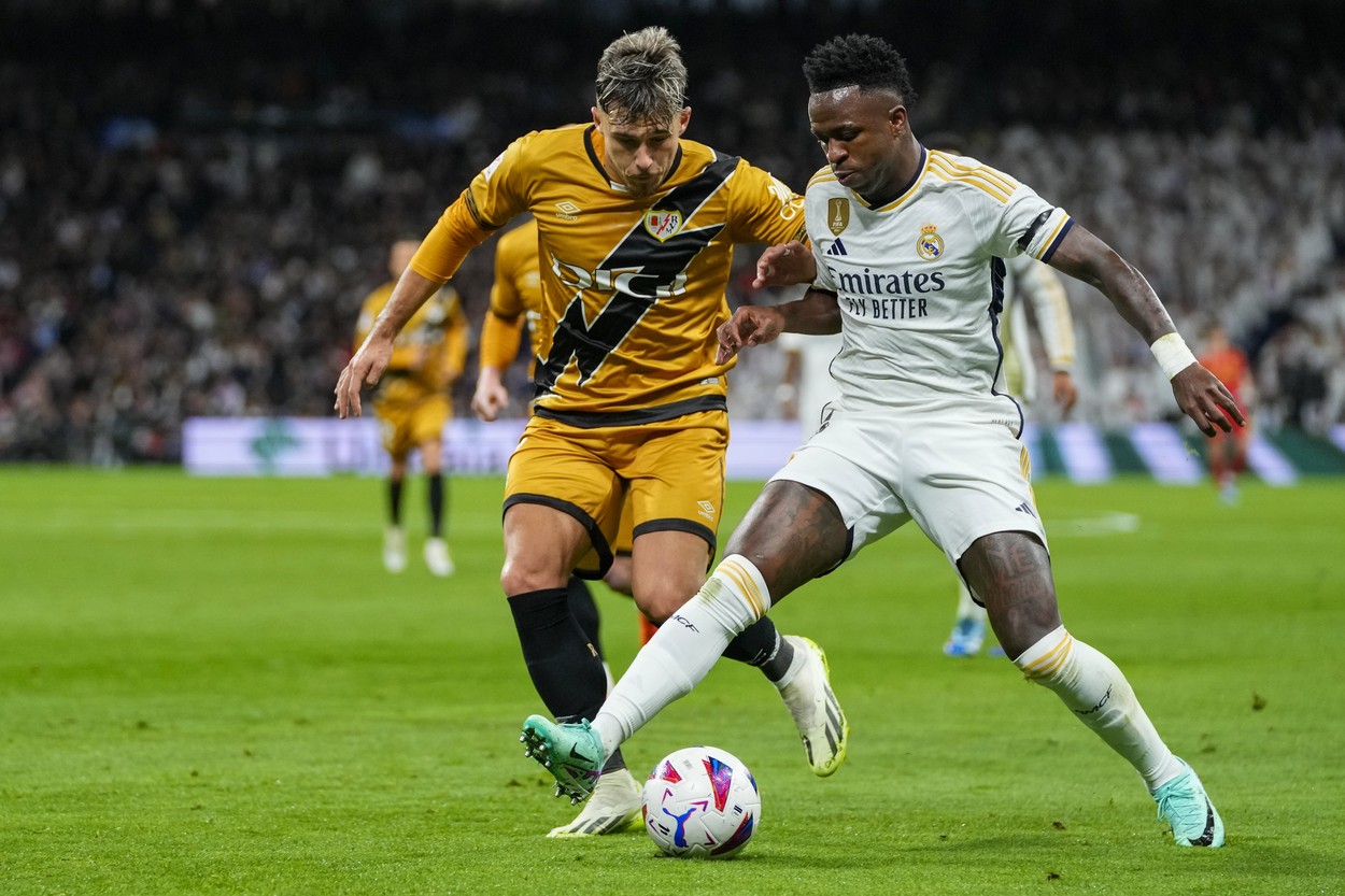 Andrei Rațiu l-a făcut anonim pe marele Vincius