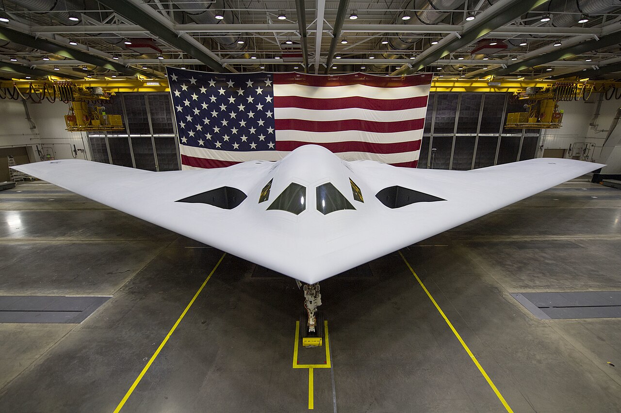Americanii lansează un bombardier invizibil