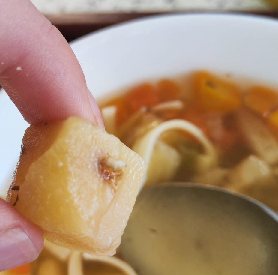 Mâncare cu viermi pentru viitorii polițiști: „Bătaie de joc”