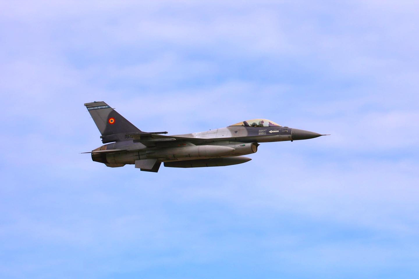 Primele avioane F 16 se îndreaptă spre Ucraina