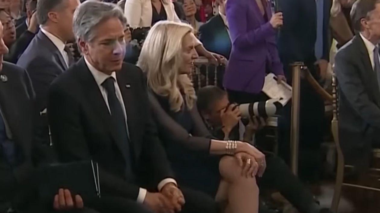 (VIDEO)O poză face cât 1.000 de cuvinte. Blinken,  pus în dificultate de Biden