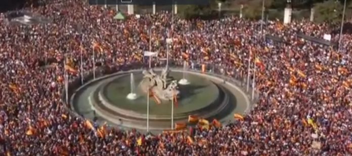 170.000 de persoane, în stradă. ”Pedro Sanchez vrea să decupeze Spania în bucăţi”