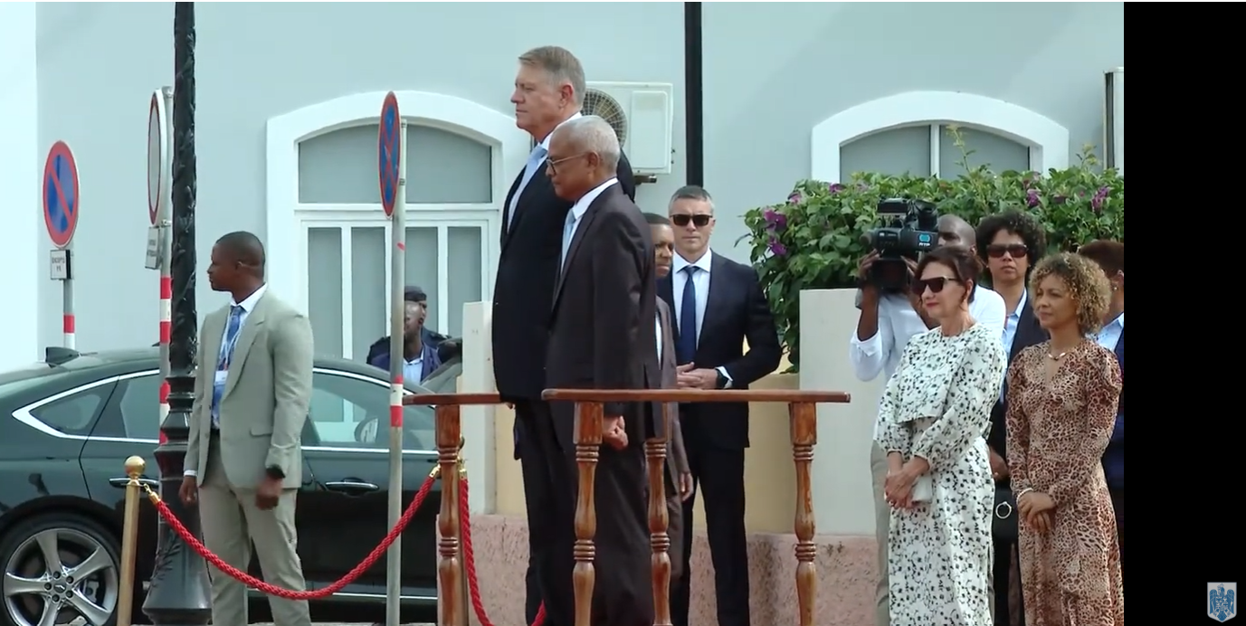 Primele imagini cu Iohannis în Cabo Verde