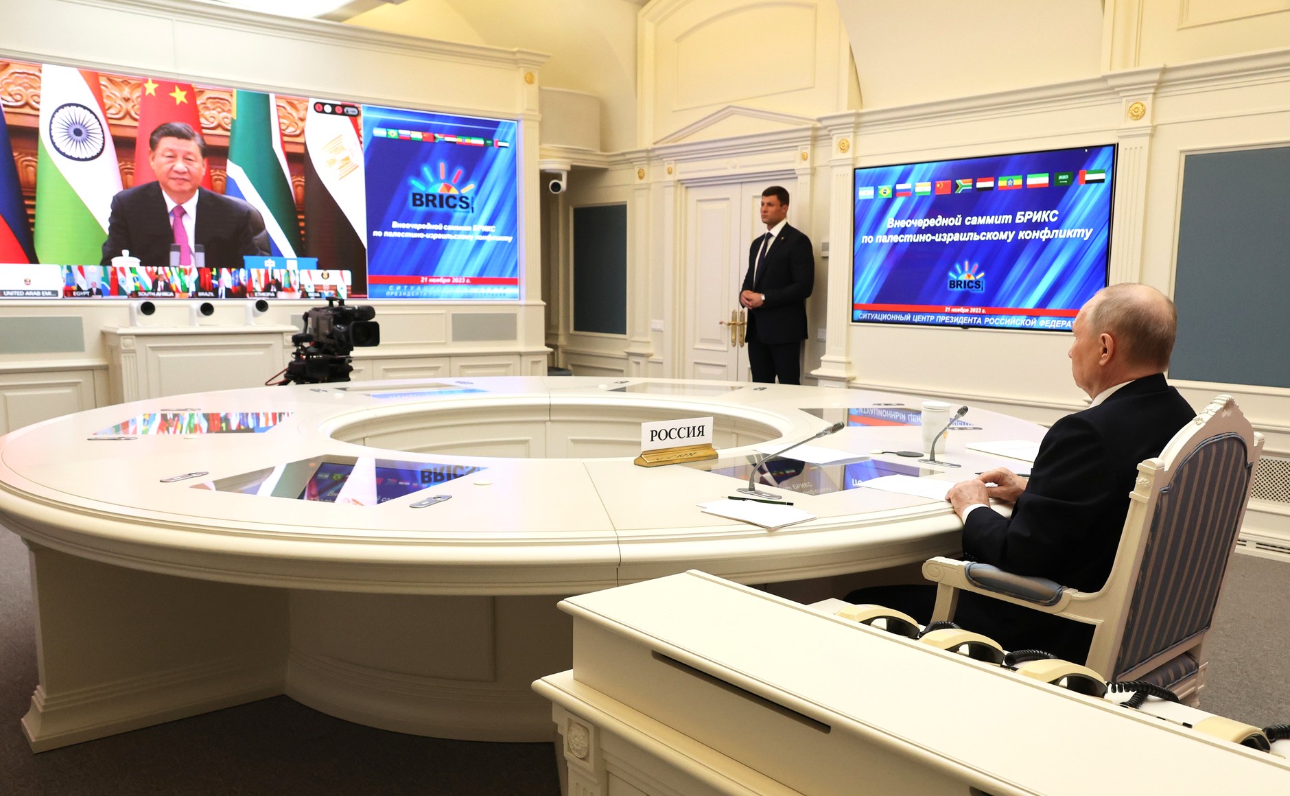 Putin spune cine poate opri conflictul din Gaza