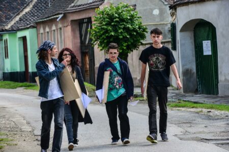 Sibiu: Elevii de la Liceul de Artă învață într-un frig de nedescris
