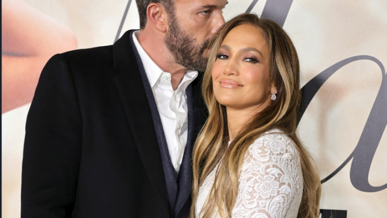 Cere divorţul. A depus personal actele