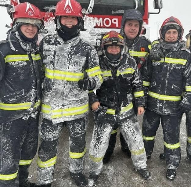 Viscolul nu le-a înghețat sufletele (foto)