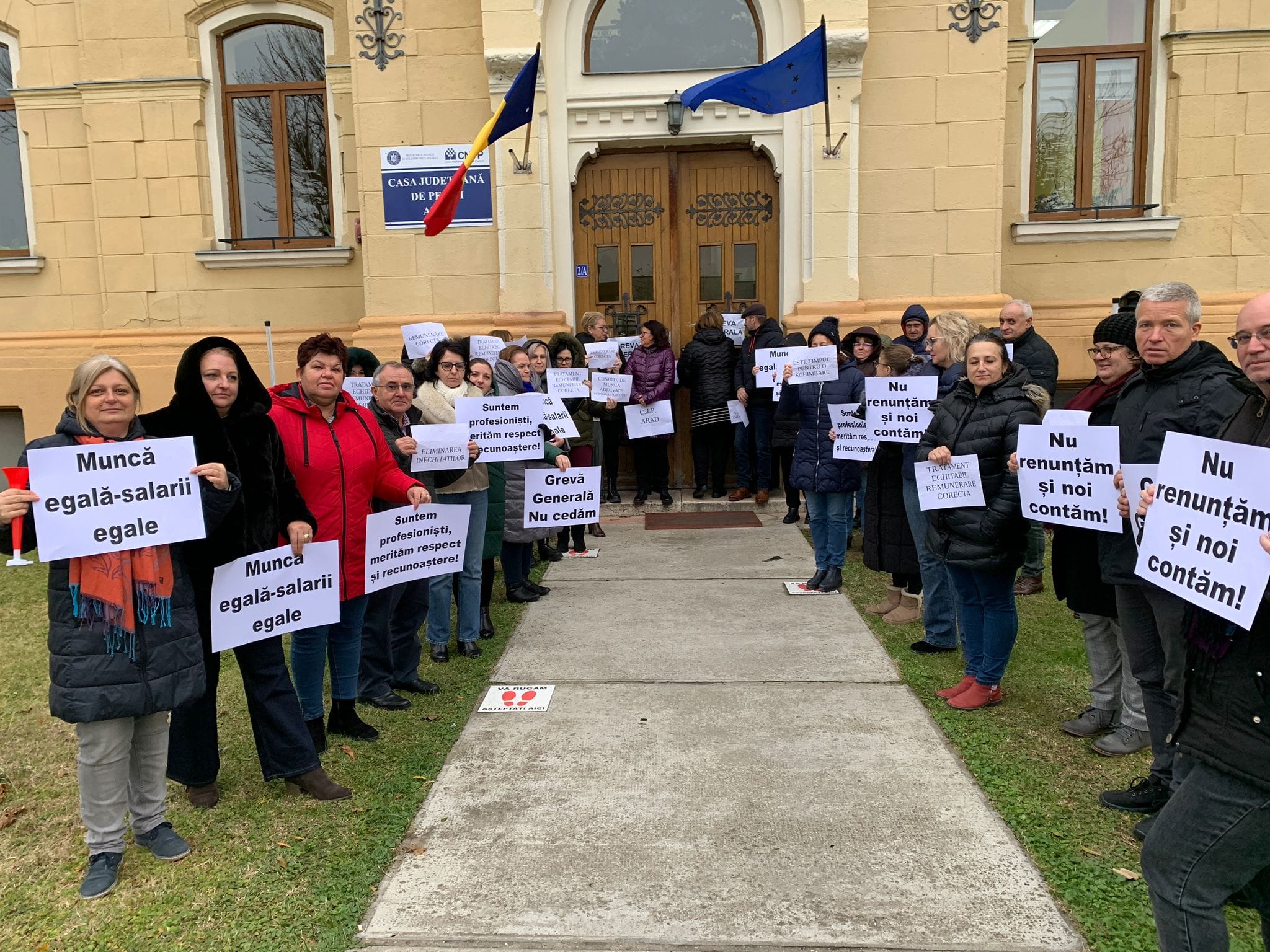 Sindicatele din Min. Muncii au suspendat greva