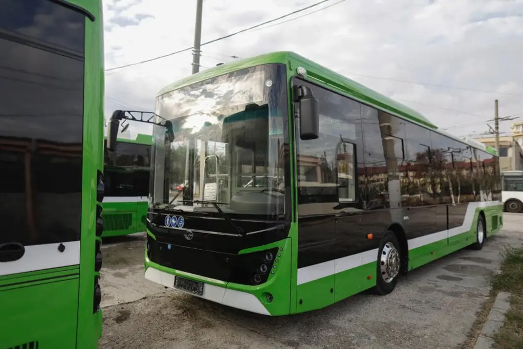 Cele 100 de autobuze electrice au ajuns în depoul STB