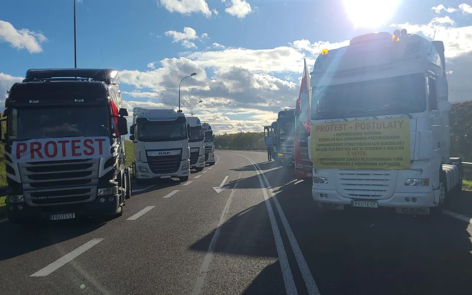 Secretul protestelor: 3 l lapte = 1 l apă