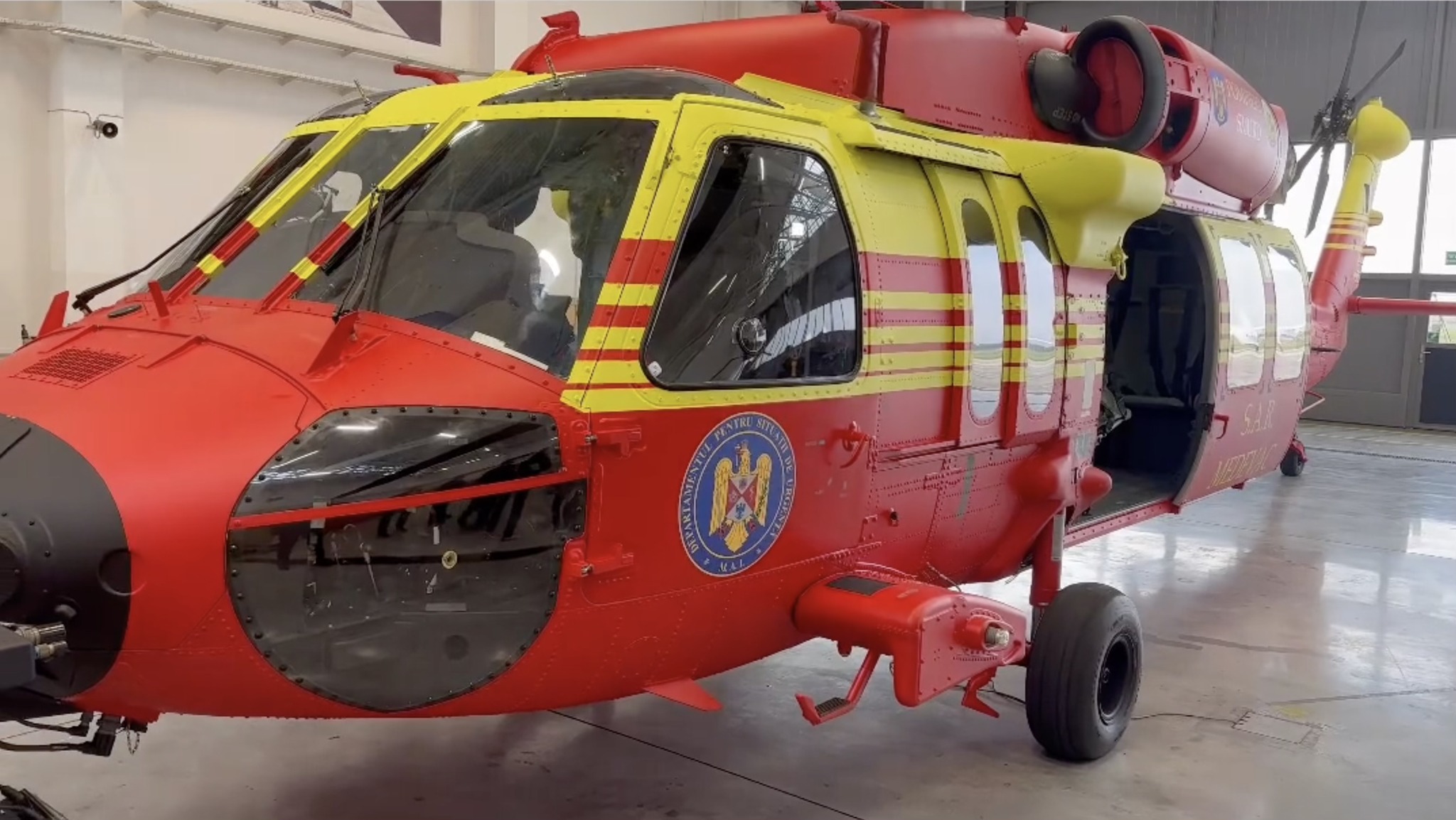 (VIDEO) Încă un elicopter Black Hawk pentru situații de urgență