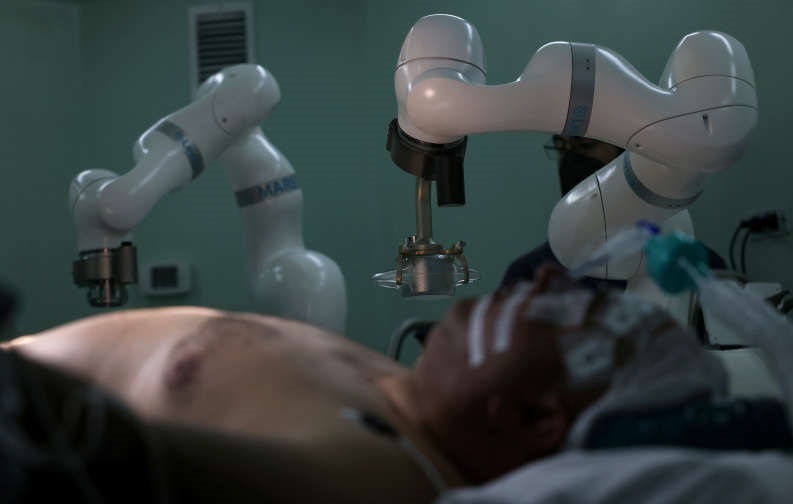 Inovație medicală: Robotul care operează cu magneți