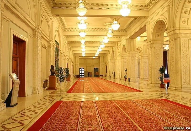 Cât costă curentul la Casa Poporului pentru un an