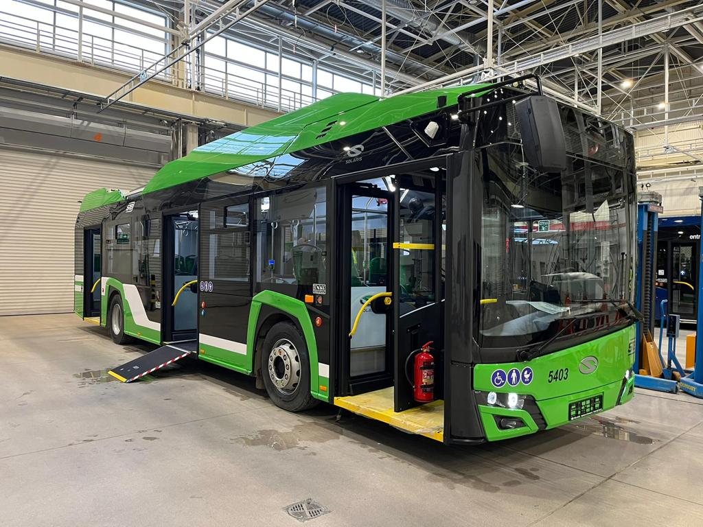 Troleibuzele Solaris pentru București sunt la poarta fabricii