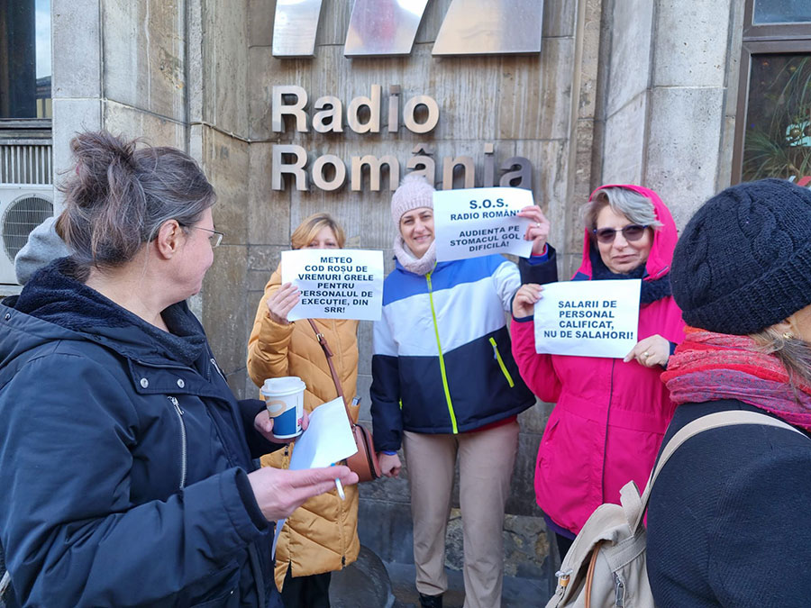 Angajații Radio România își strigă nemulțumirile în stradă!