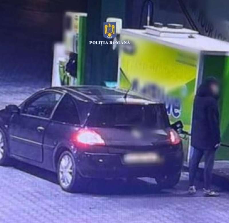 A ieșit la furat benzină cu numere false