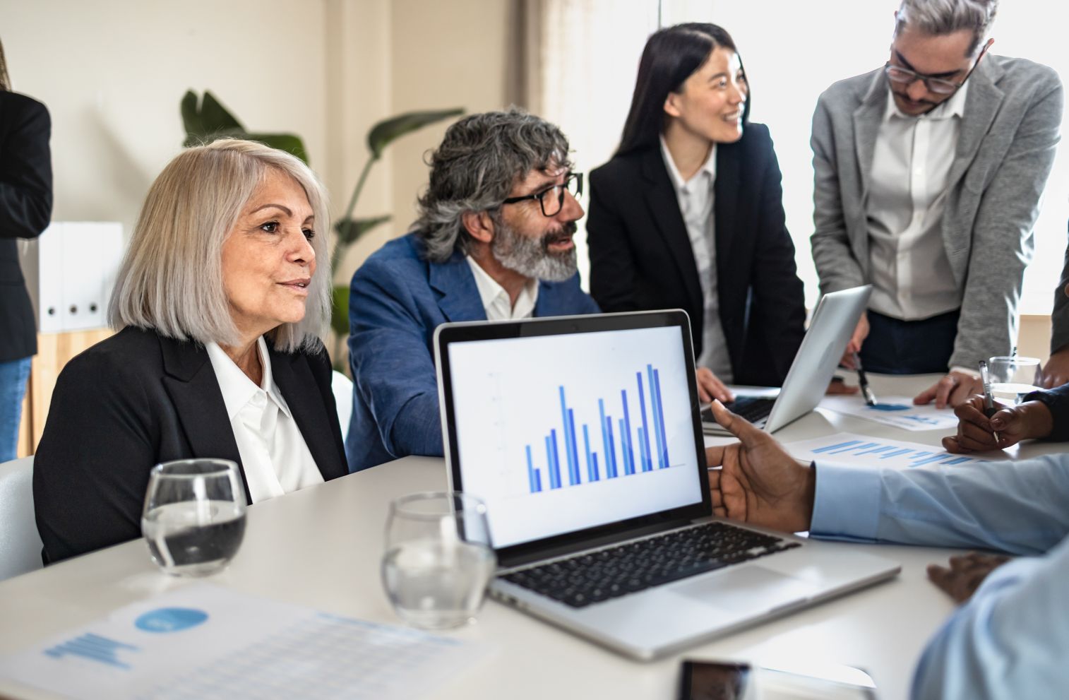 Îmbunătățiți comunicarea cu partenerii de afaceri folosind EDInet Data Automation Suite