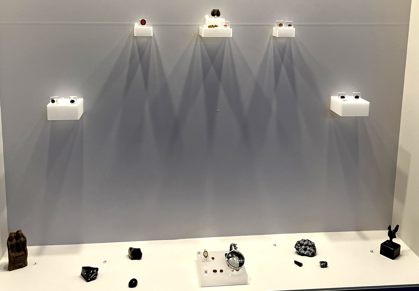 Arta gliptică: secretele gemelor antice