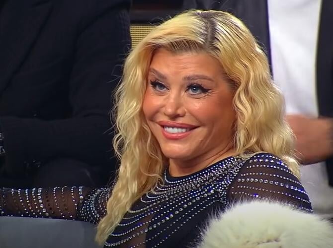 Loredana Groza și-a pus internetul în cap „Nu cred în psihiatri și nutriționiști”