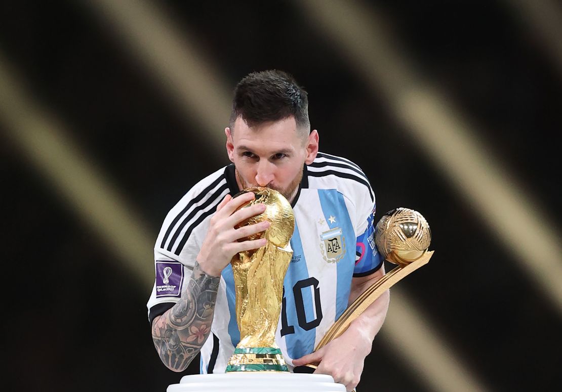 O decizie care va stârni polemici: Messi da, Maradona nu!