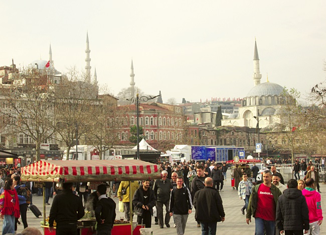Perpetua întoarcere la Stanbul