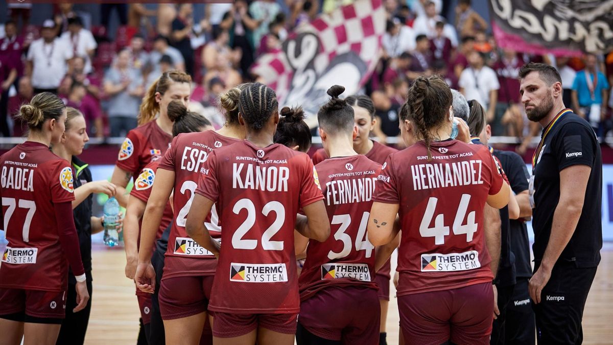 La fotbal Rapidul e în rai, la alte sporturi în iad!