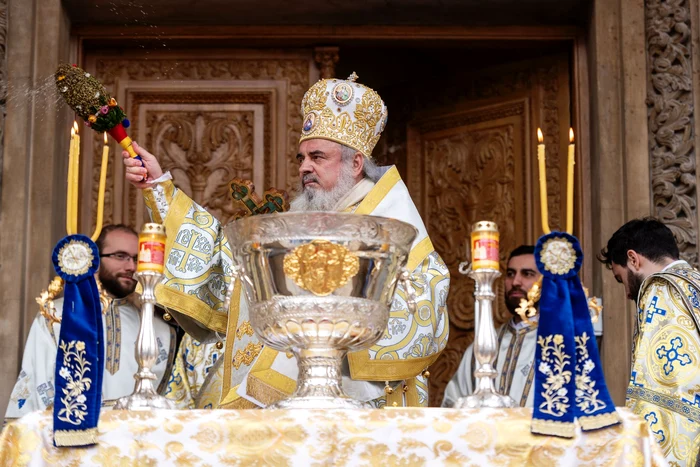 Patriarhul Daniel și cele trei lucrări mari ale Agheasmei Mari