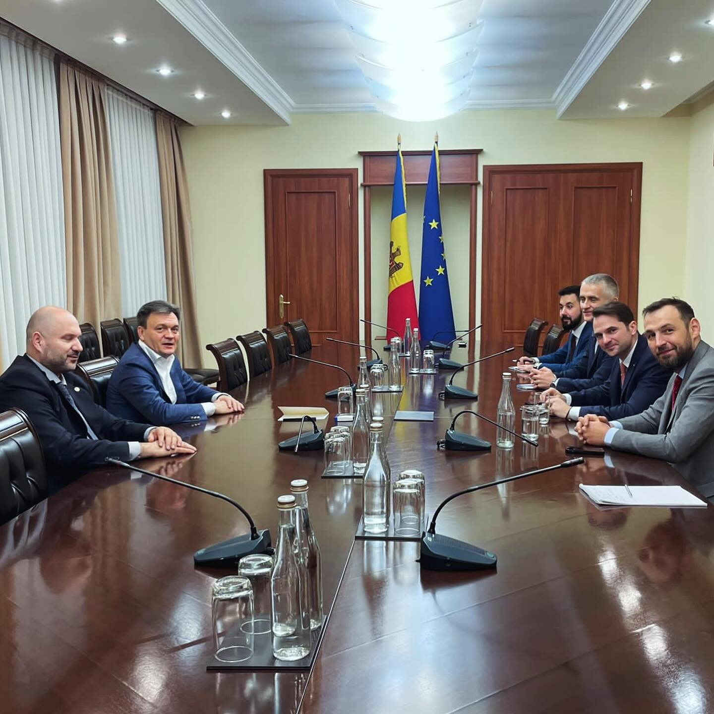 România ia oficial Republica Moldova sub „aripa“ sa energetică