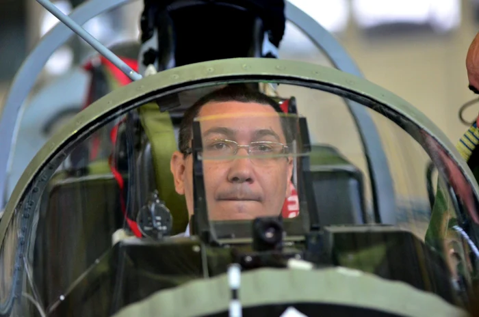 Ponta cere pedepse mai dure pentru ”gorilele” din avioane