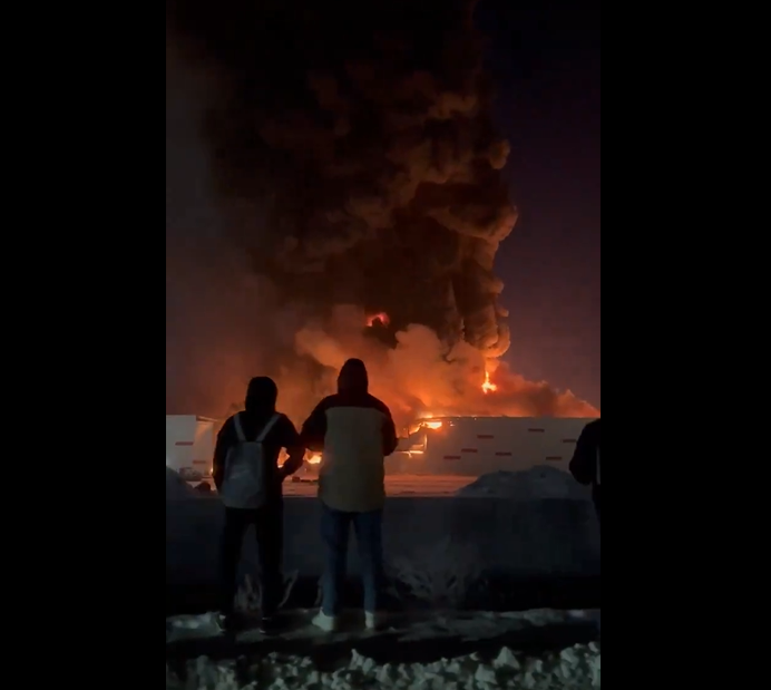 (VIDEO) Flăcări uriașe în Sankt Petersburg