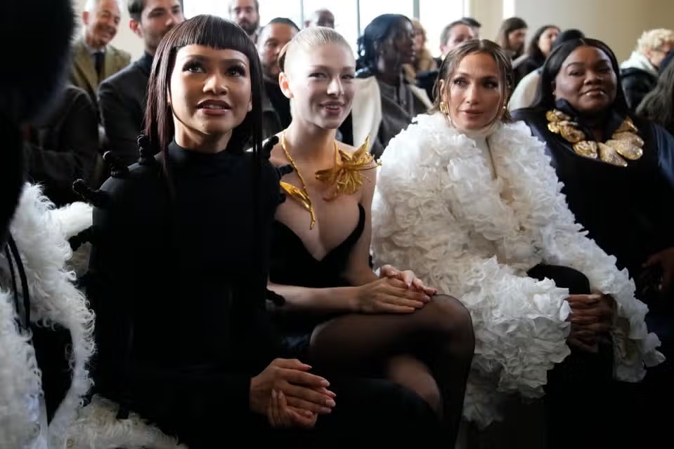 Galerie de vedete la Săptămâna Haute Couture de la Paris