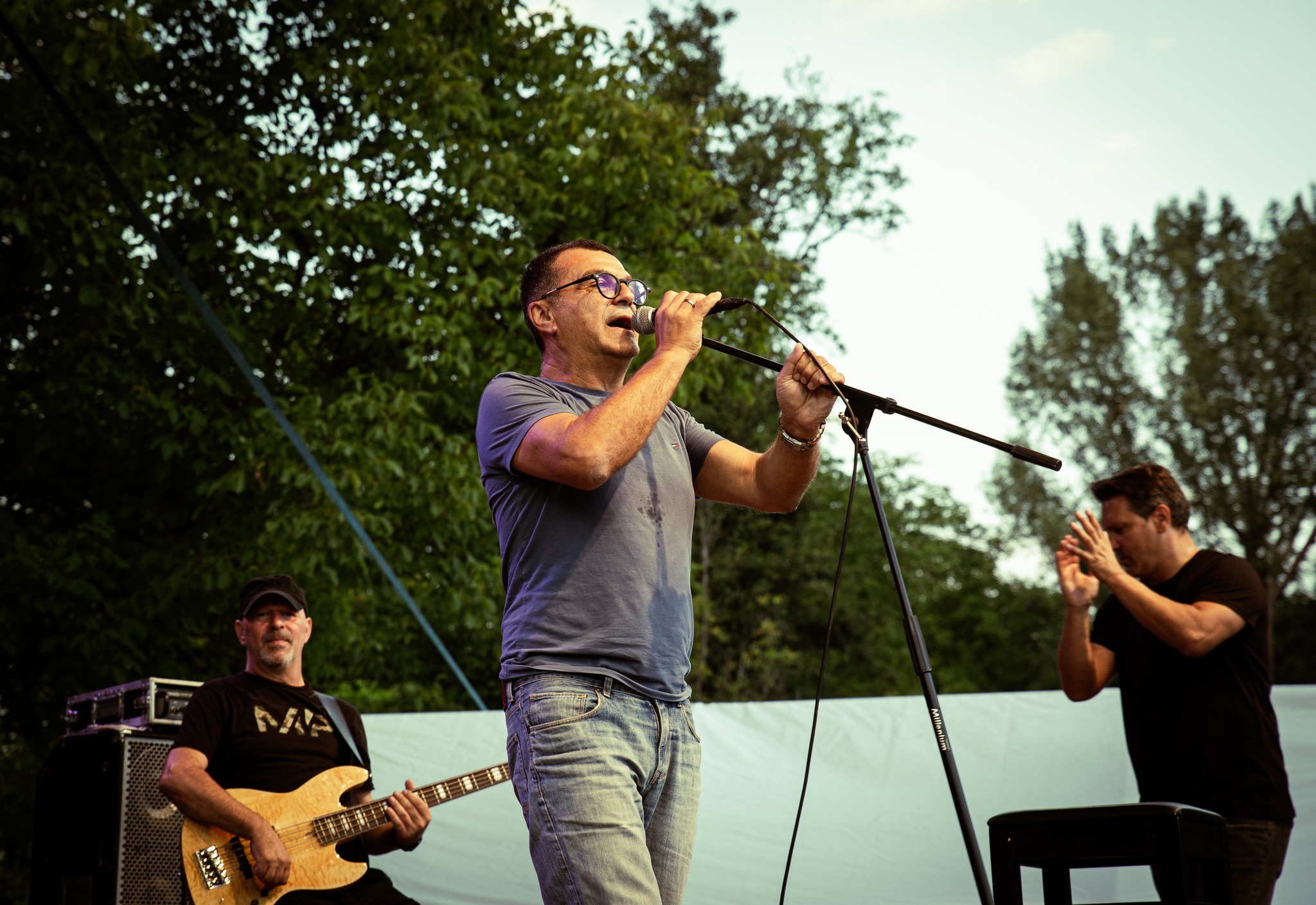 Cântăreţul Mihai Mărgineanu, oripilat de ce a văzut la Vama Veche. „Gen c.aie-c.aie-c.aie”