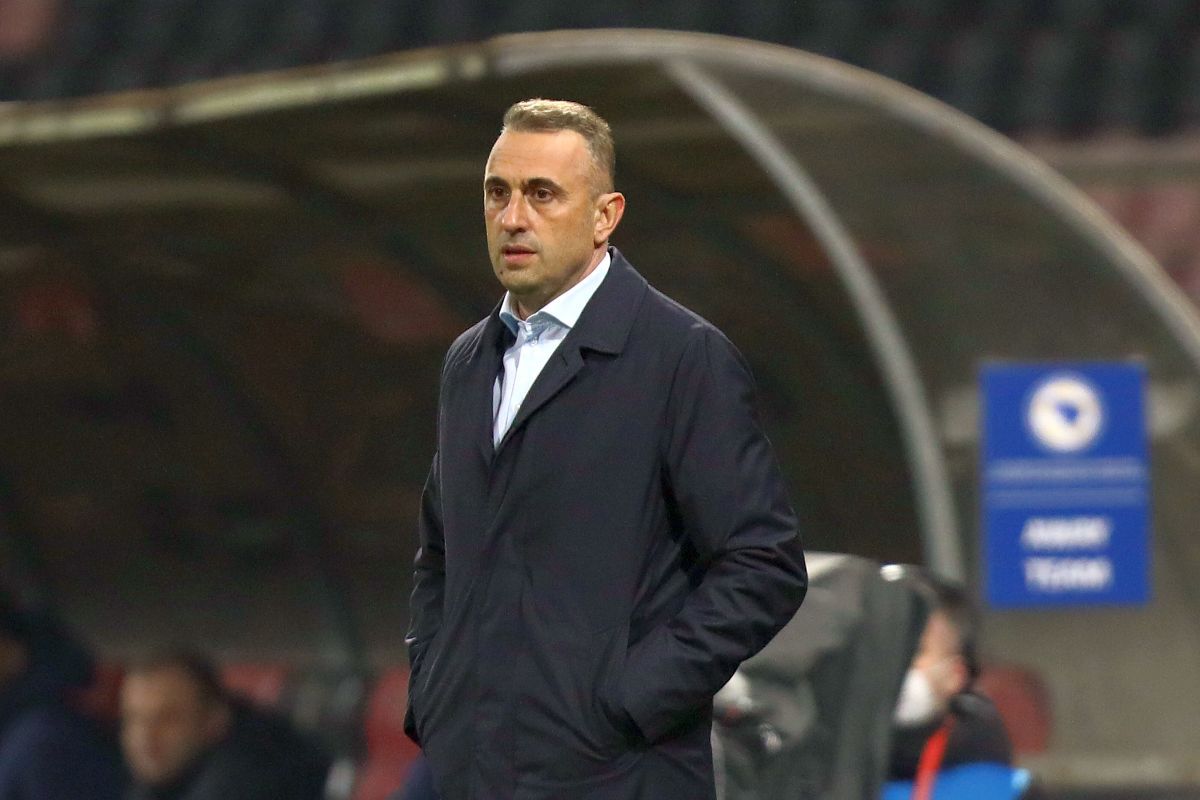 Antrenorul Universității Craiova, pus la zid 