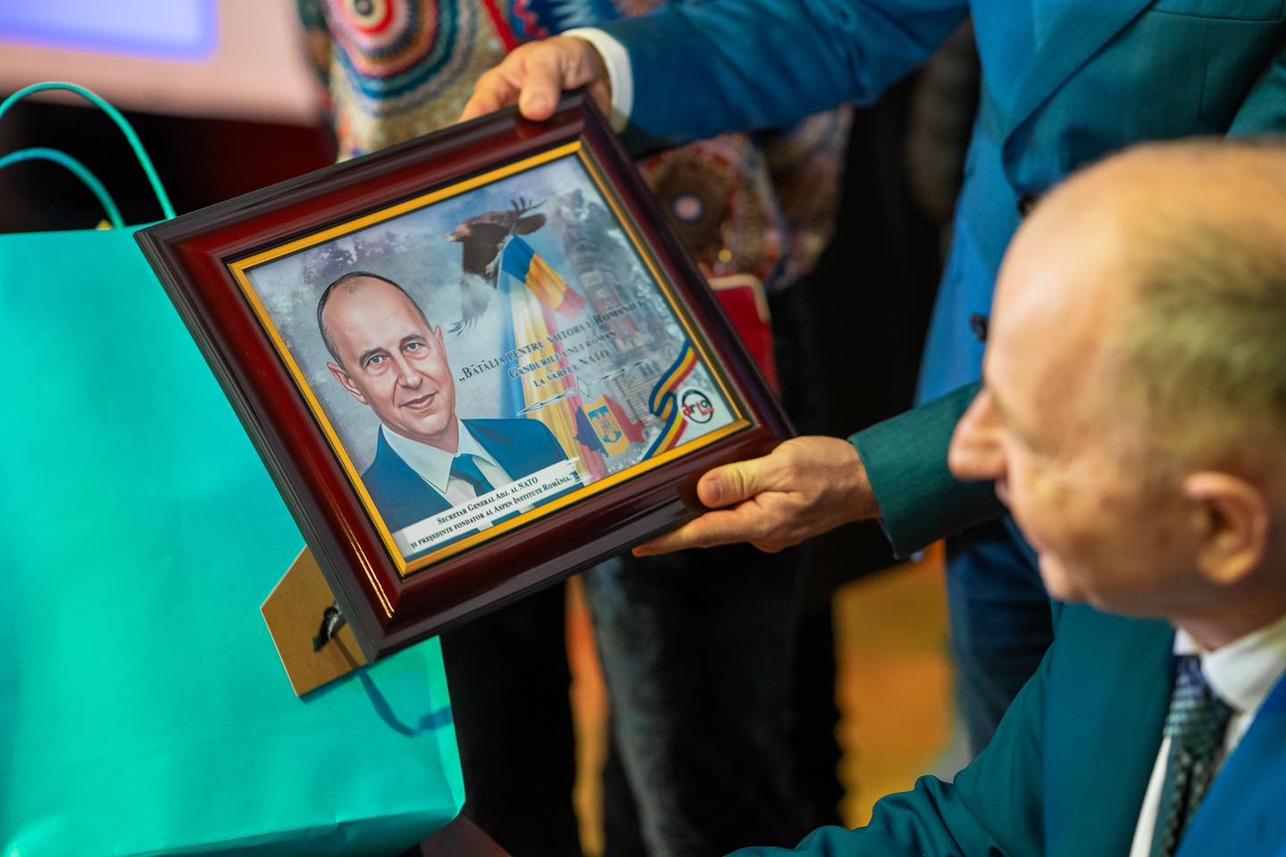 Sondaj INSCOP. Geoană îl depășește pe Marcel Ciolacu în orice variantă