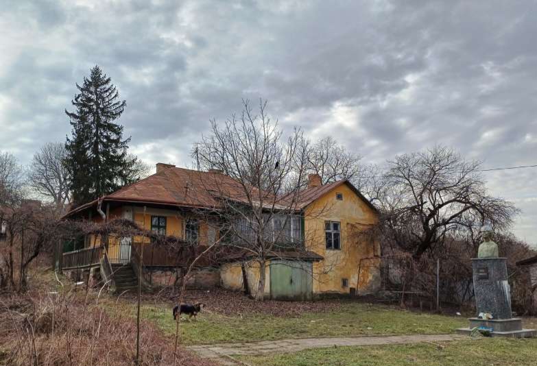 Casa în care a locuit Eminescu la Cernăuți, victimă a războiului