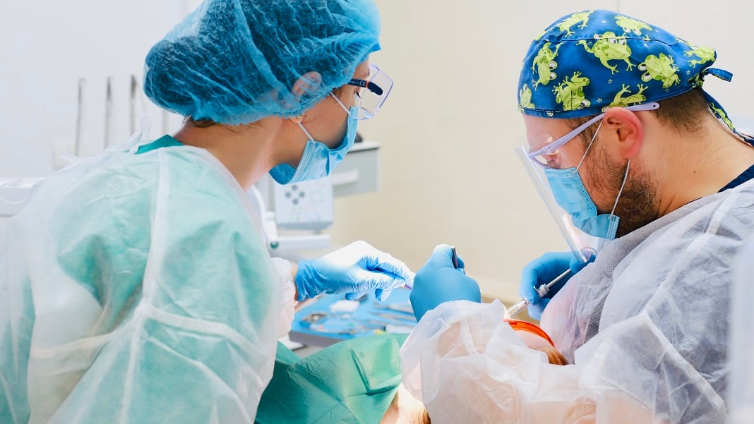 Importanța lucrărilor provizorii în implantologia dentară