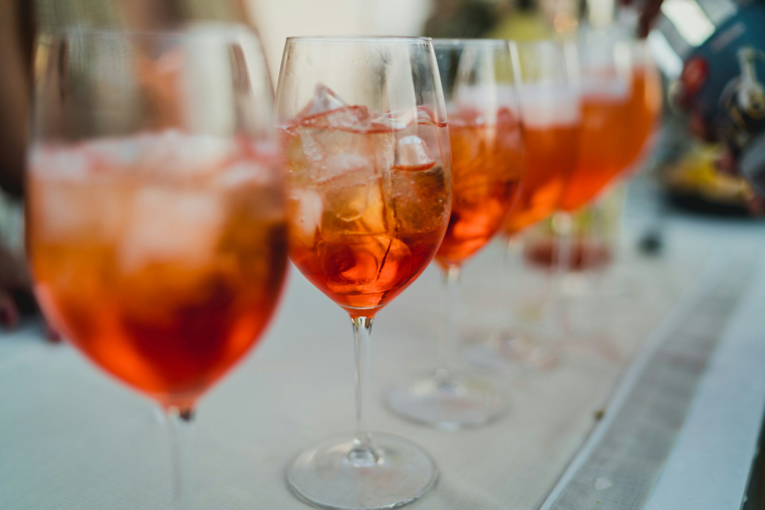 Cocktailuri și mâncăruri potrivite pentru Aperol Spritz 