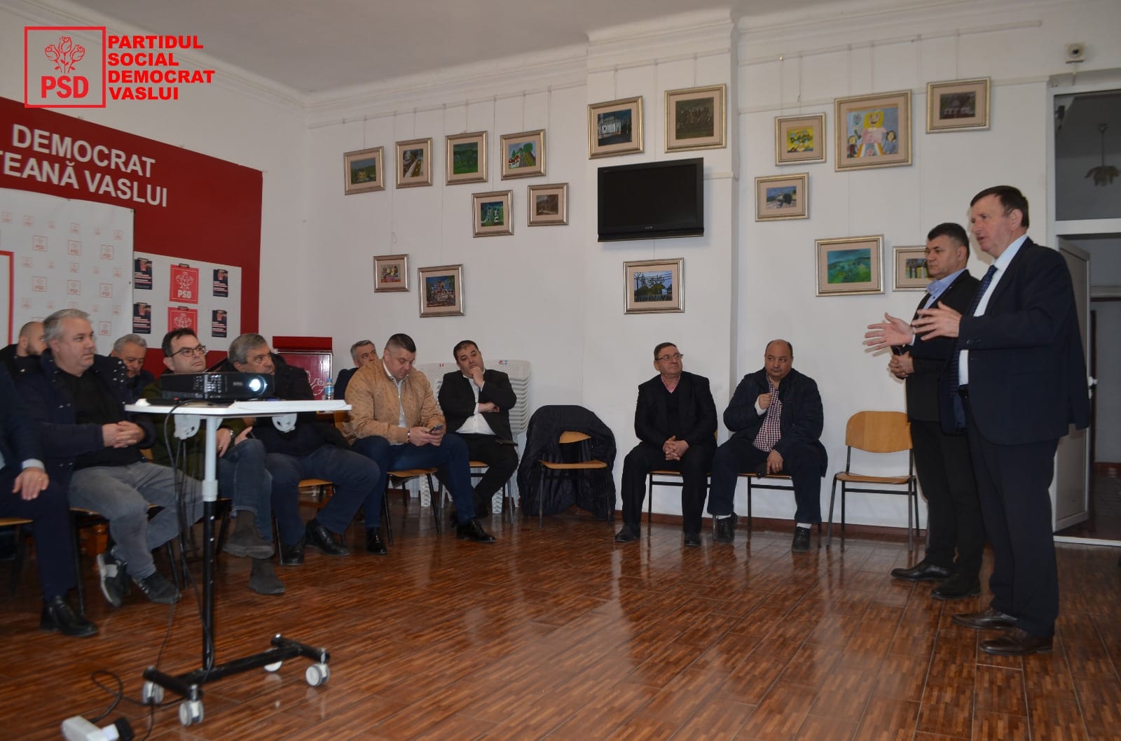 Un pisoi de la liberali, pus de PSD „să prindă şoareci” la alegeri