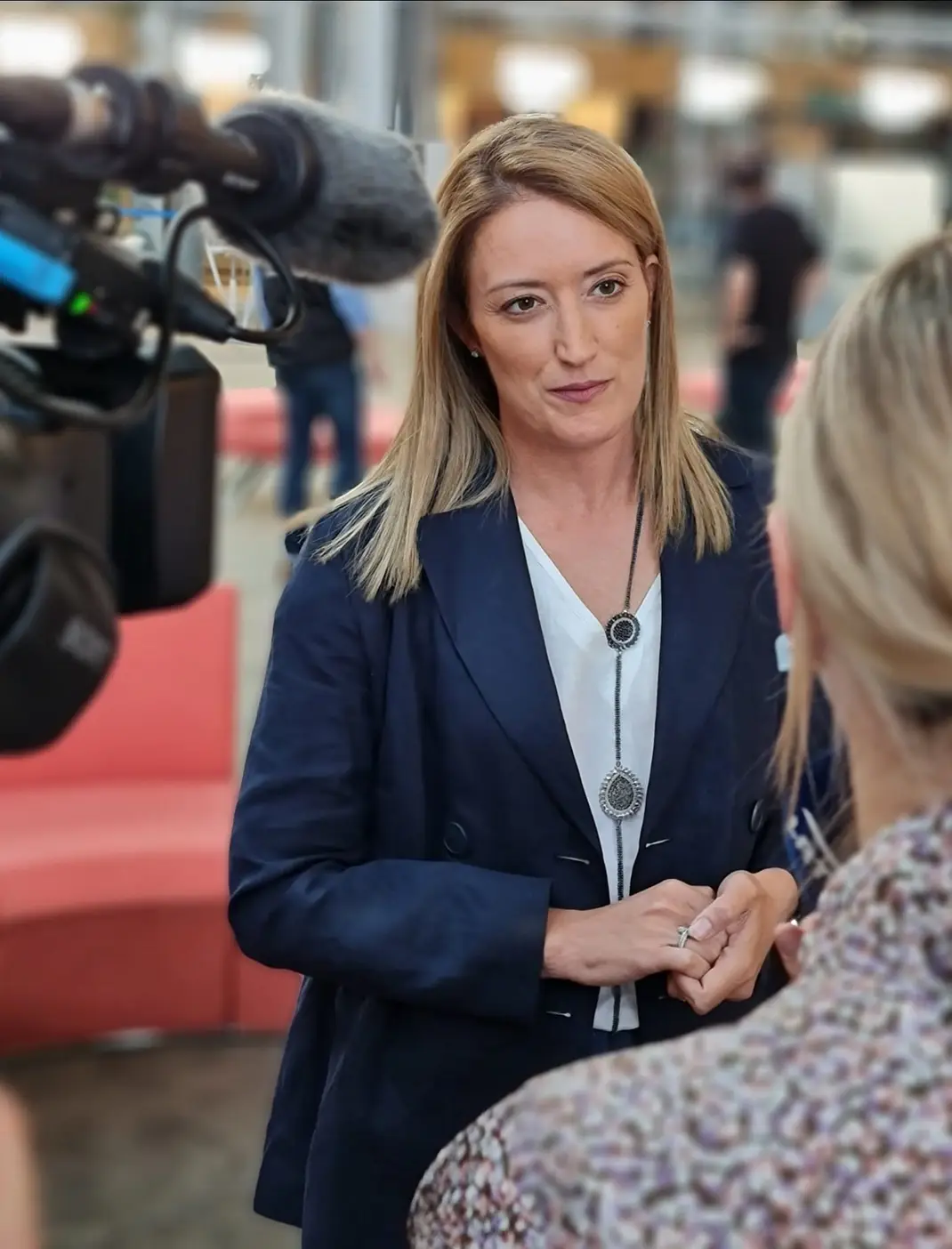 Metsola s-a lovit de regulile din afara Schengen