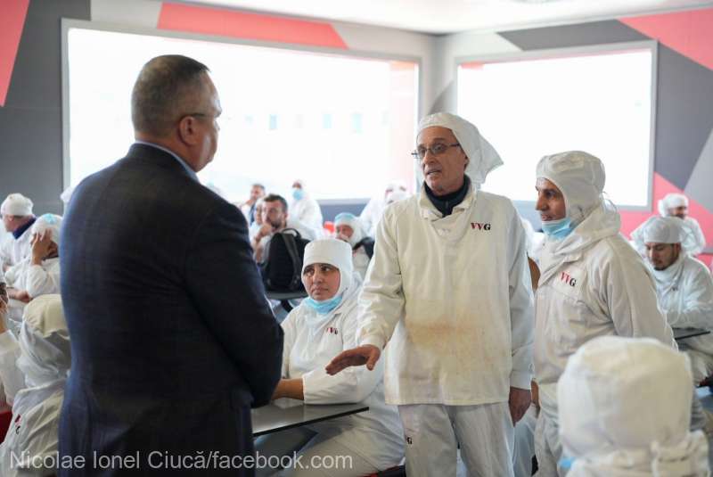 Ce le promite Ciucă românilor ”extraordinari” din Spania