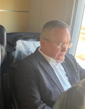 Liderii liberali, fără mașini