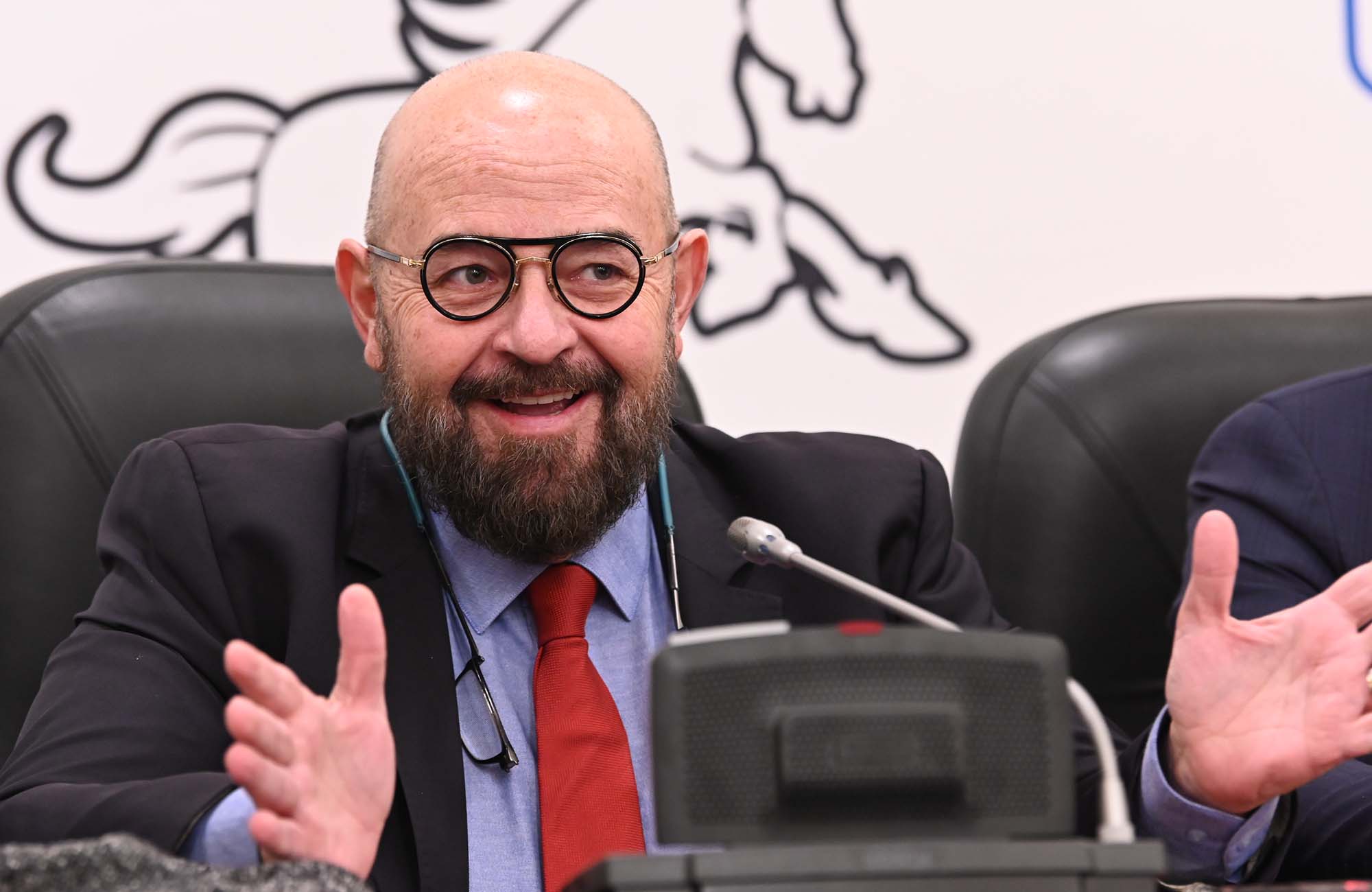 Soția lui Piedone, aprigă, în stenograme. ”Mă, nenorocitule! Mă, râsul lumii, mă!”