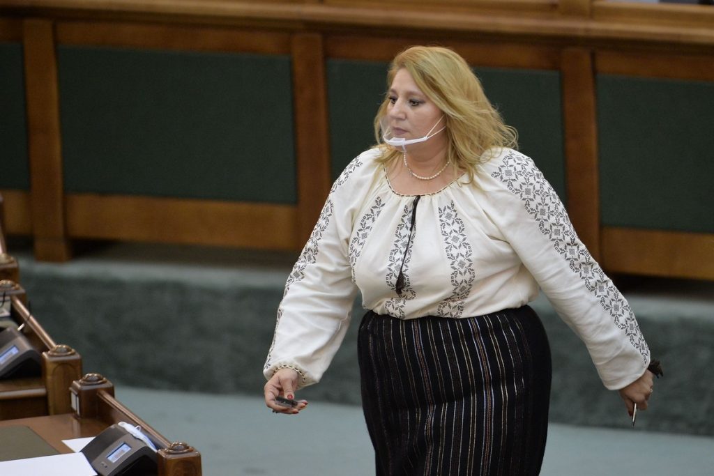 Excluderi din partidul lui Șoșoacă