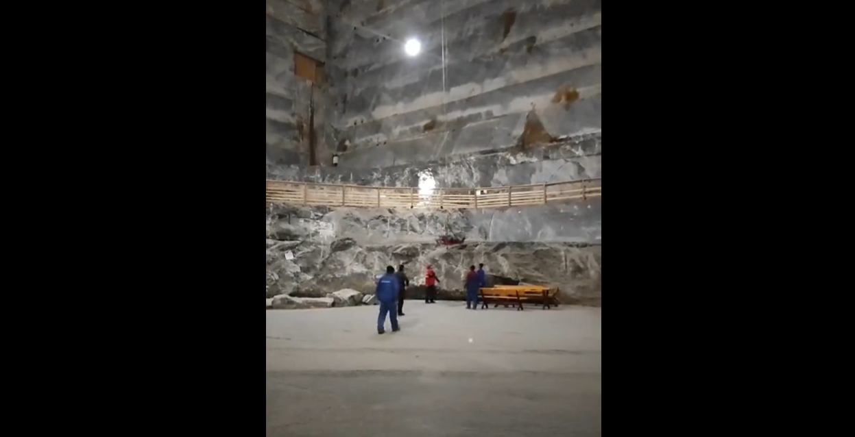 Decedat scos din salină de salvamontiști (video)
