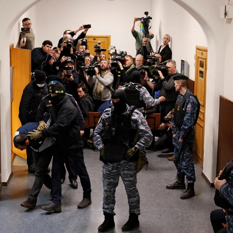 Alți trei suspecți arestați după masacrul din Rusia