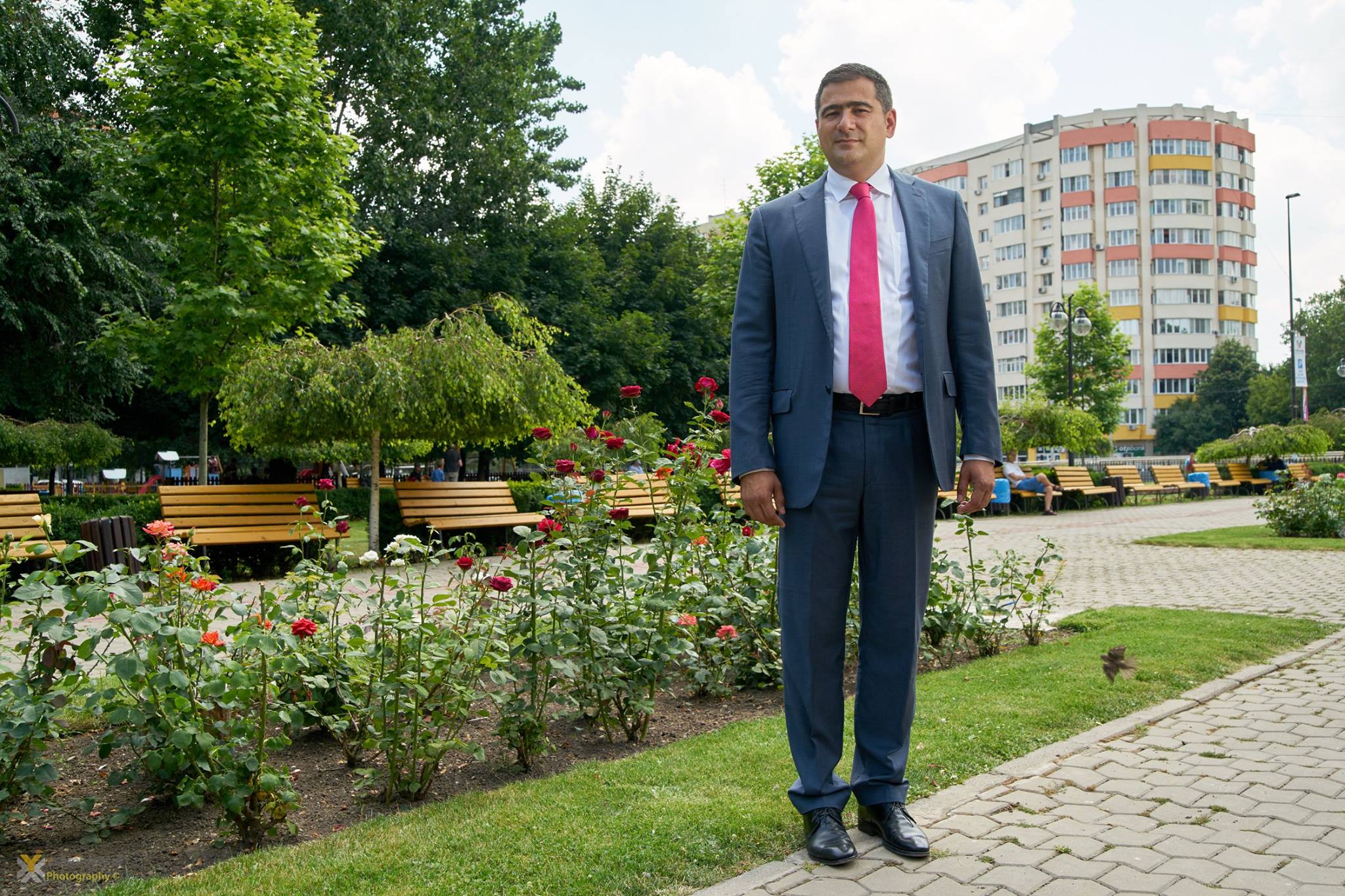 Cu trei apartamente în Florida, vrea să fie viceprimar la Capitală