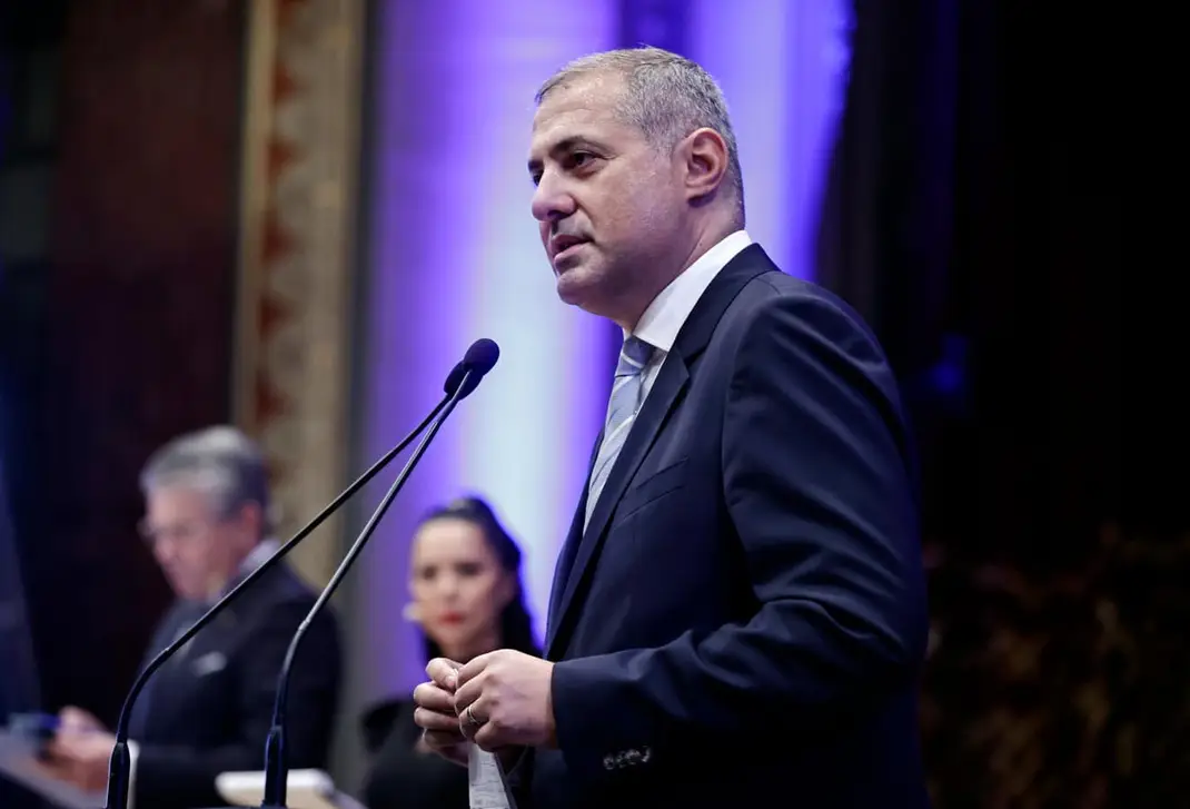 Mediul de afaceri critică politicile publice: „De secol 20”