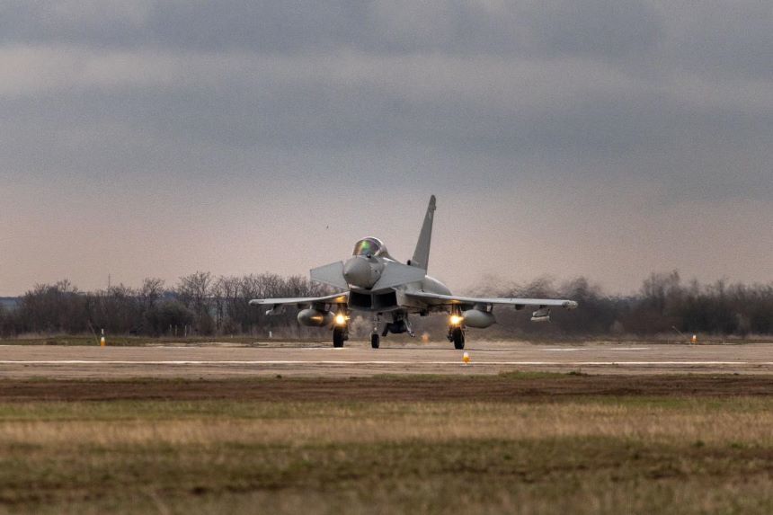 Avioane britanice au aterizat la baza Mihail Kogălniceanu