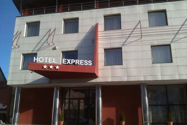 CFR Marfă vinde hotelul Express